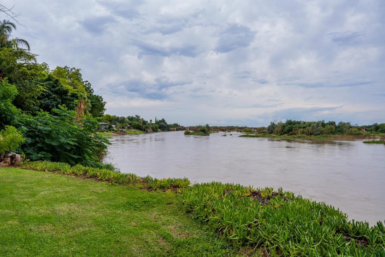 Riverbank Lodge Upington Esterno foto