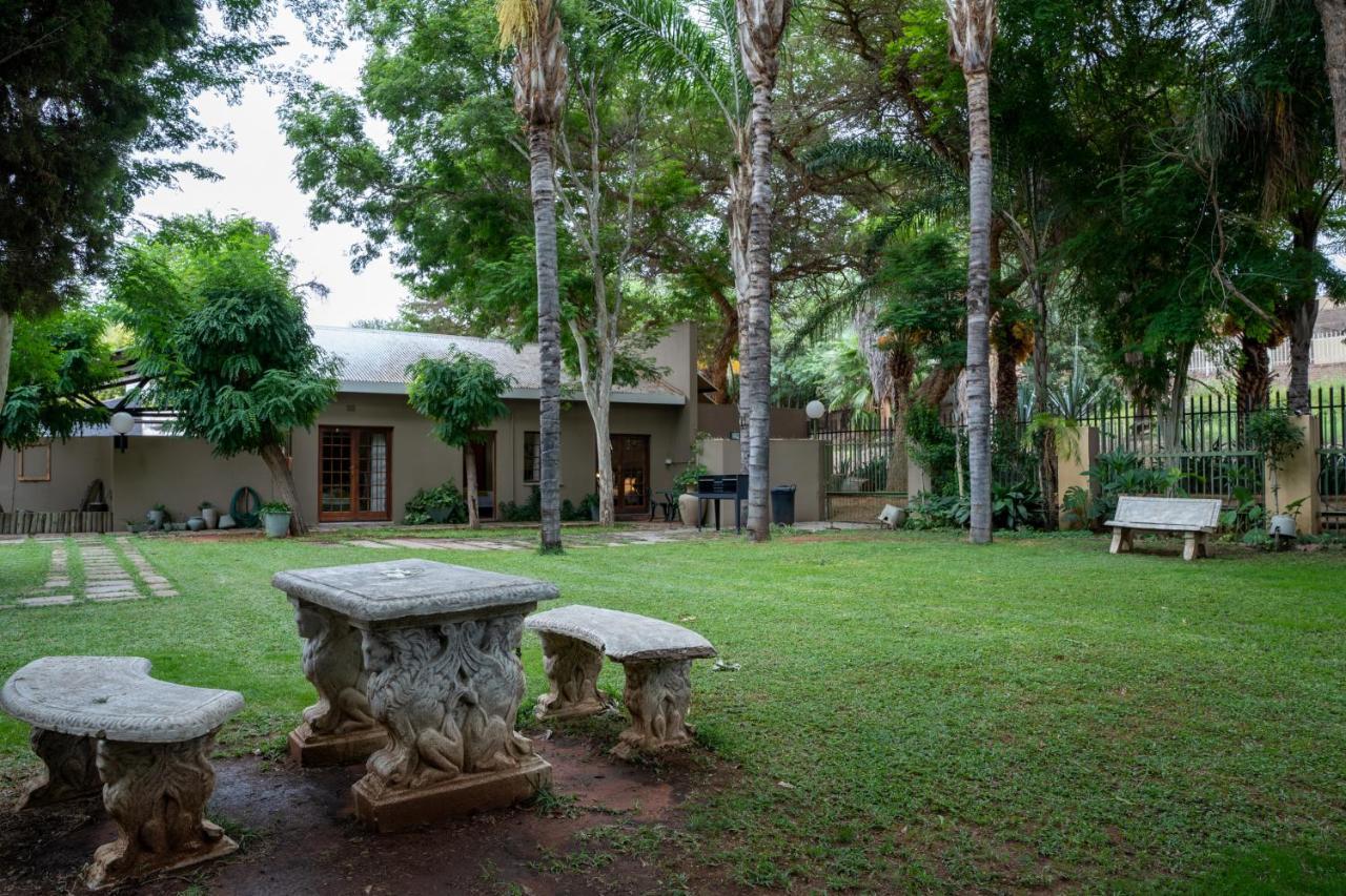 Riverbank Lodge Upington Esterno foto