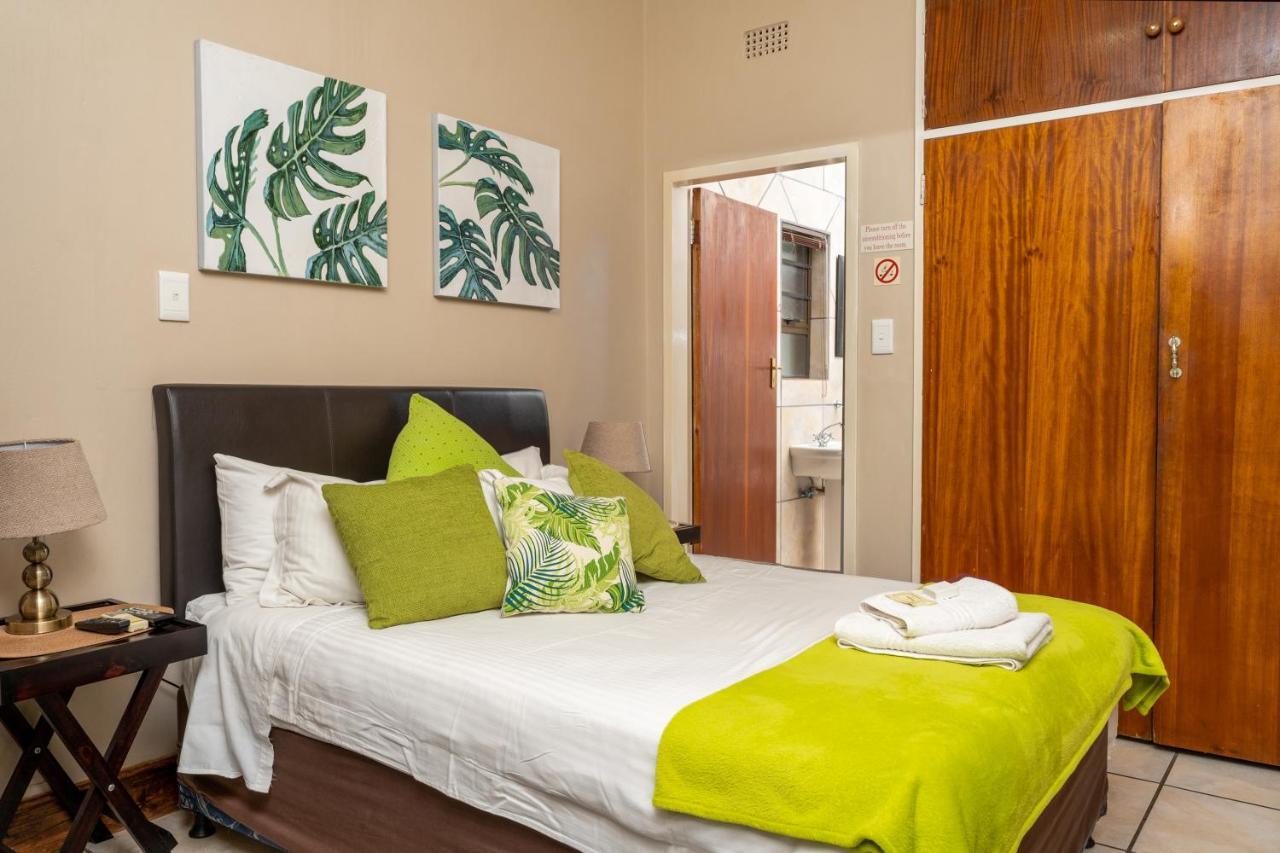 Riverbank Lodge Upington Esterno foto