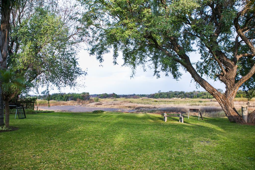 Riverbank Lodge Upington Esterno foto